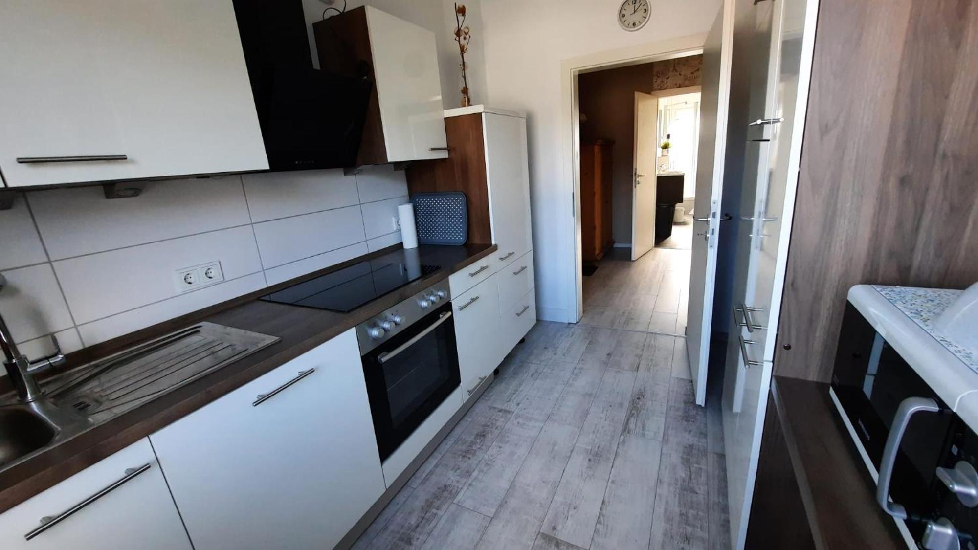 Ruhig Gelegene 2-Zi Fewo, Wallbox, Balkon Essen Exterior photo